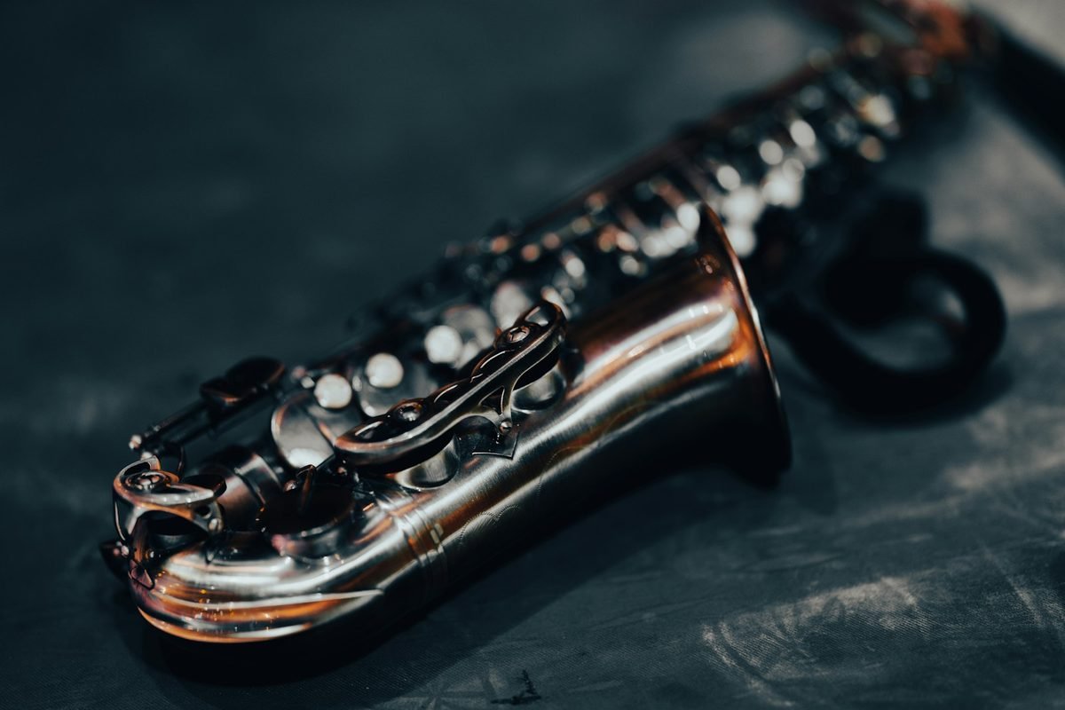 Saxofonista en vivo para cena y cóctel elegante en Medellín