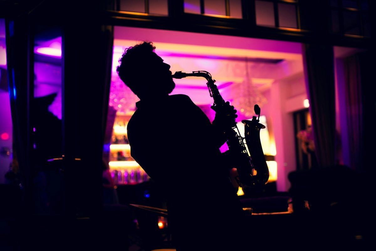 Saxofonista en vivo - Canciones De Saxofon Para Serenata Romantica